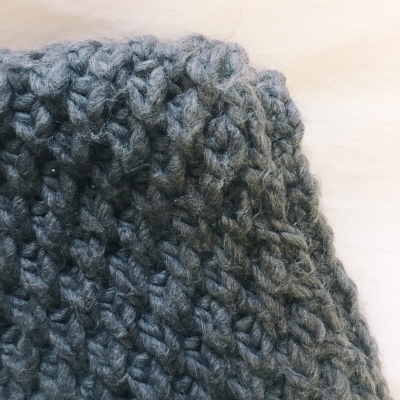 AEO Knitted Infinity Scarf - Picture 2 of 3